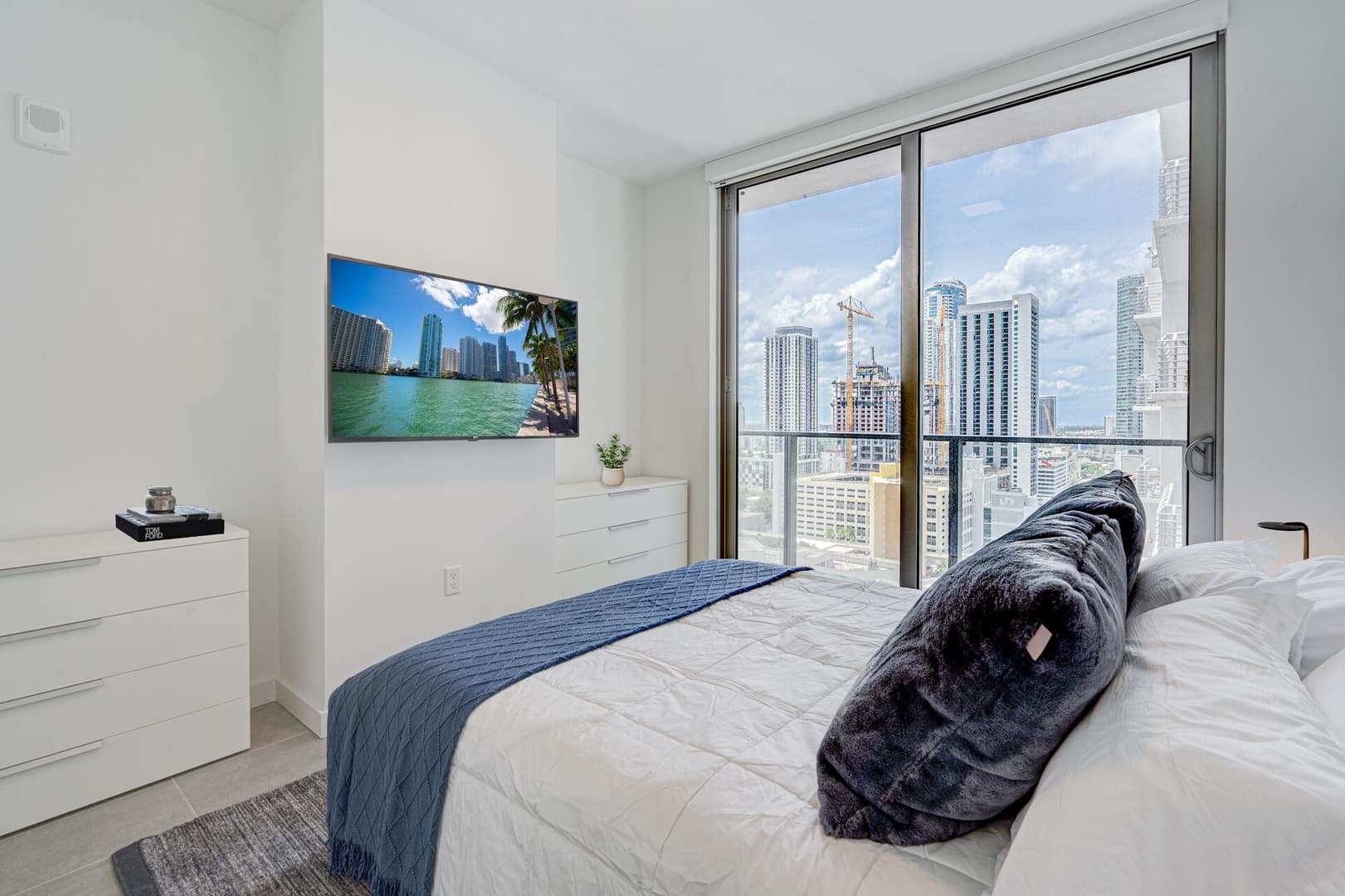 Bayside · 2-Bedroom Suite at YOTEL Miami