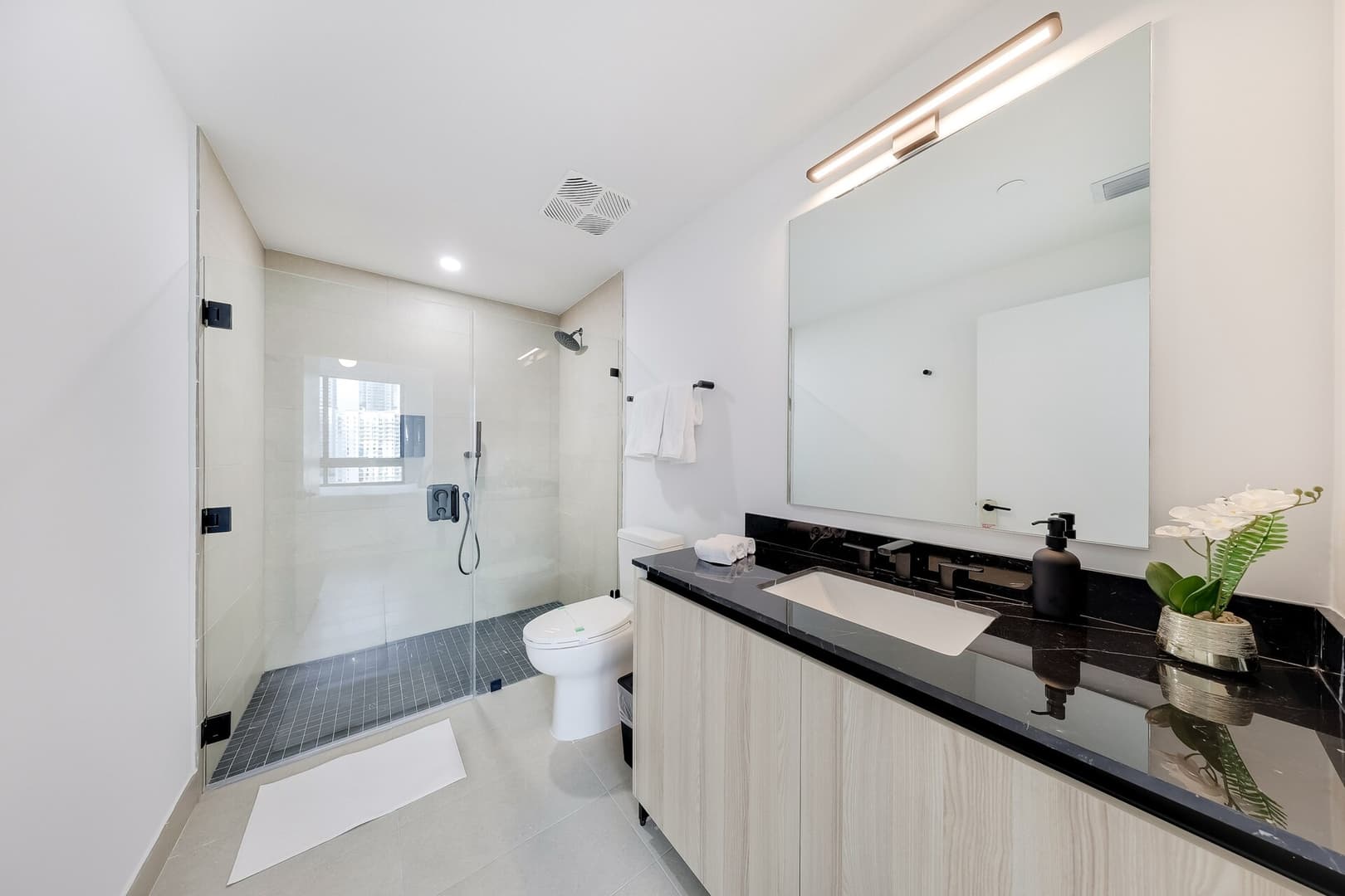2-Bedroom Suite at District 225 Brickell