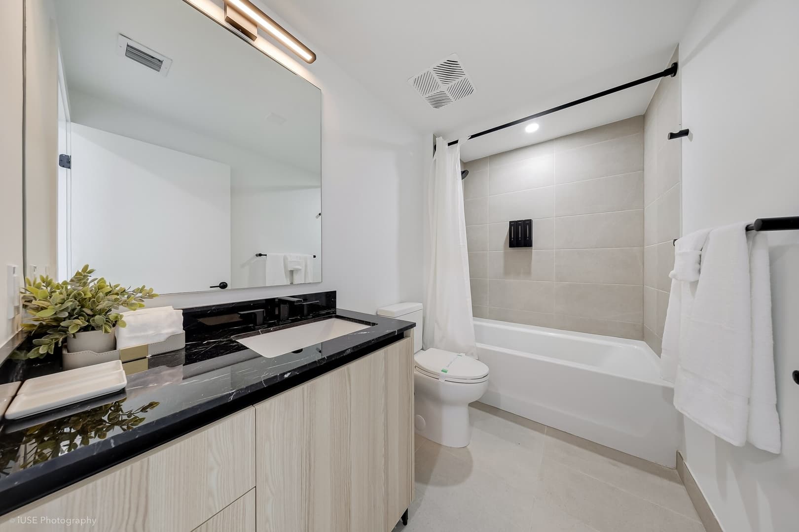2-Bedroom Suite at District 225 Brickell