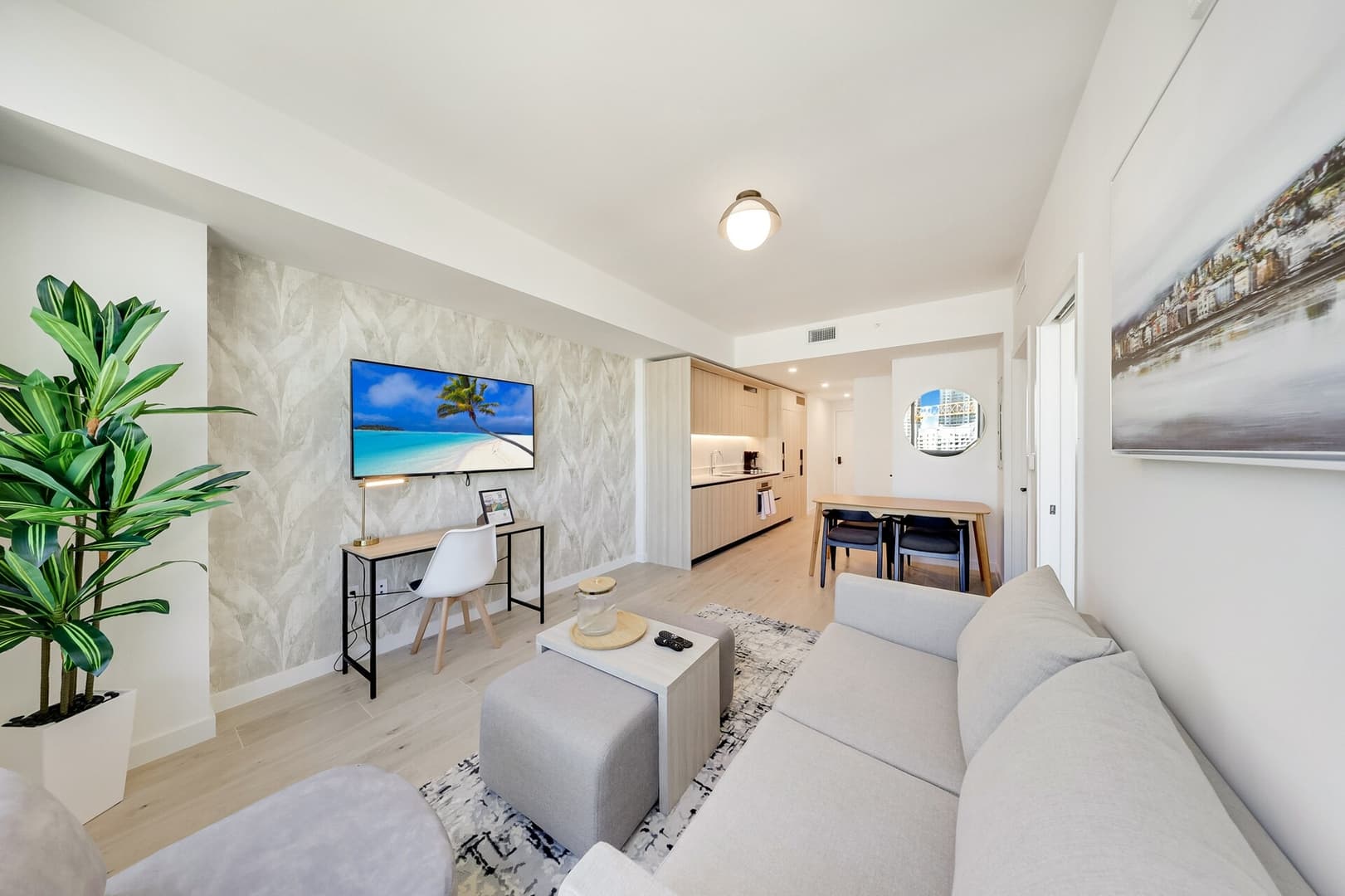 Luxury 1BR | Free Parking & City Views